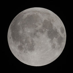 111210luna_ecl_2103.jpg