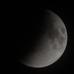 111210luna_ecl_2219.jpg