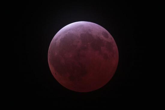 20150404_2100_lunar_eclipse.jpg